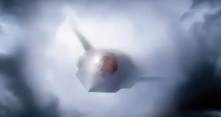 歼36领先四年把美军逼急！硬把F-47首飞提前，F-35事故会重演吗？