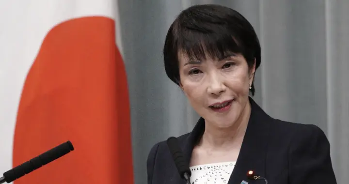 日本民调公布，东京爆发抗议，高市或被迫下台？日本议员组团访华