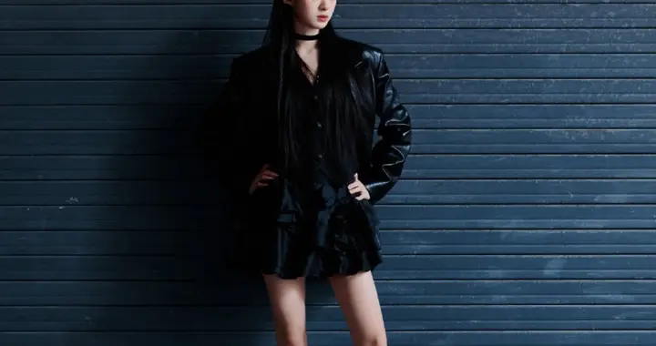 黄杨钿甜的腿也很好看，又细又长