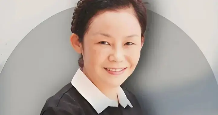 李昌钰去世七个月，遗孀抱灵骨回扬州，做的事让质疑者沉默了