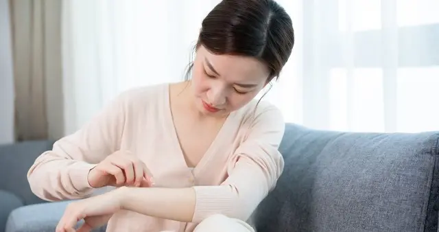 一热、一紧张浑身刺痒起小红点？不是过敏！可能是胆碱能性荨麻疹