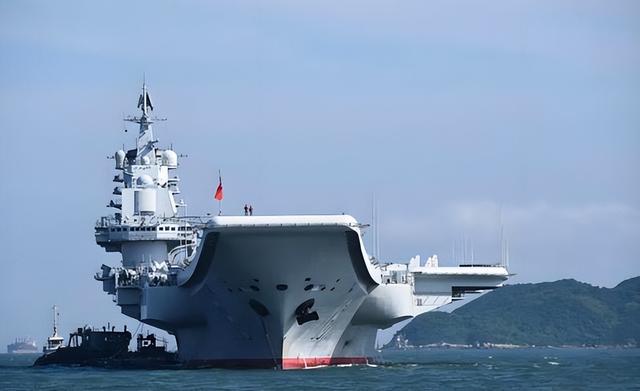 中国新航母亮相，西方情报全被打脸