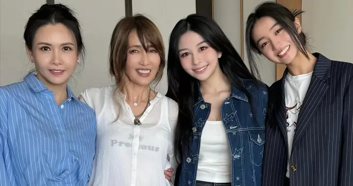 邱淑贞携女与工藤静香聚会，打扮素雅好温婉，俩星妈气质不相上下