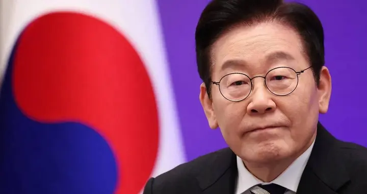 被特朗普给了个下马威，李在明当即决定，把中国外长请来青瓦台