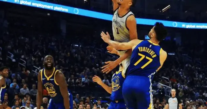 历史第一！马刺复仇勇士，文班连创7大神迹，格林4记三分难阻连败