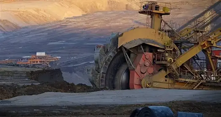 美国终于开始害怕？比稀土更致命王牌出手了，万斯：中国要冷静