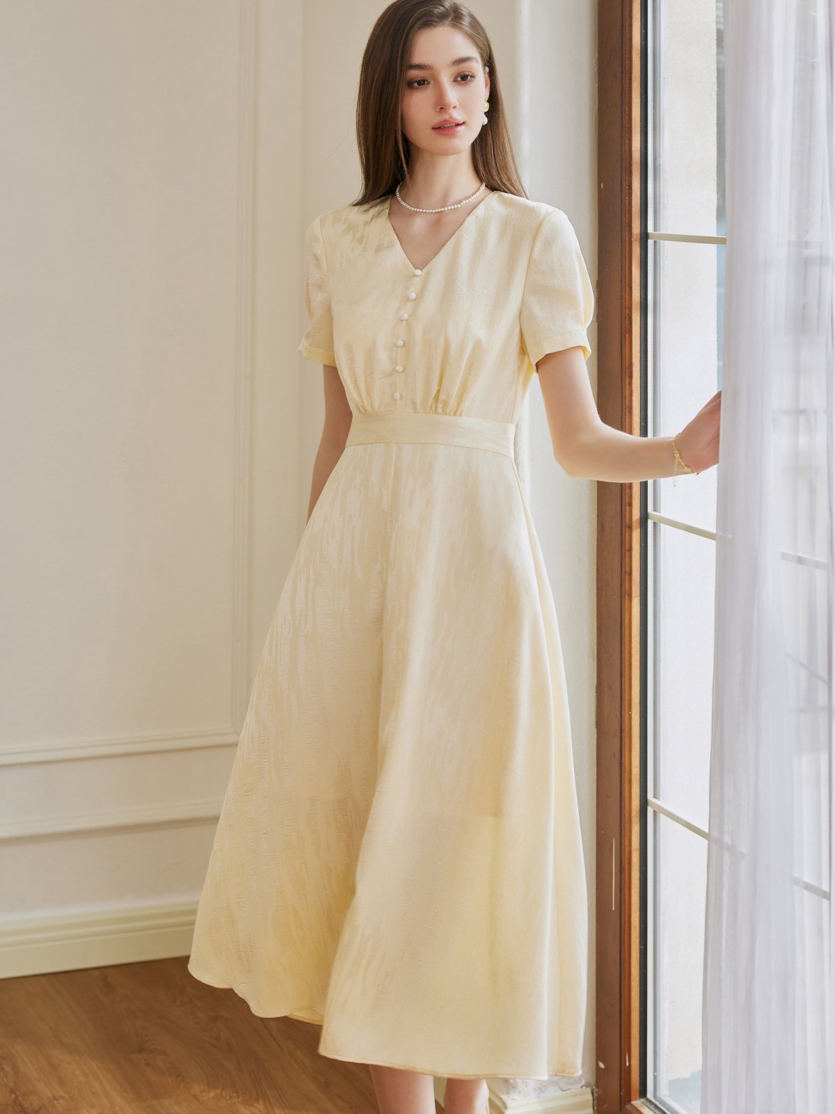 罗衣法式收腰大摆连衣裙，穿出淑女气质风