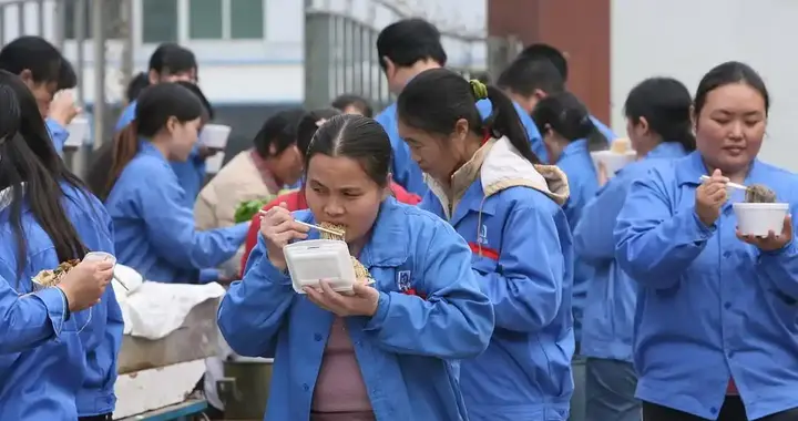 3300万派遣工被当“货”租！政协委员建议废除 90年“包身工”重现