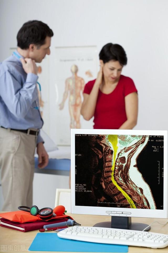 小颈椎大危害，可致残、可致死，医生：需要尽早干预