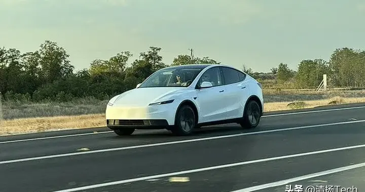 廉价版特斯拉Model Y实车曝光！减配藏玄机，15万级市场要变天？