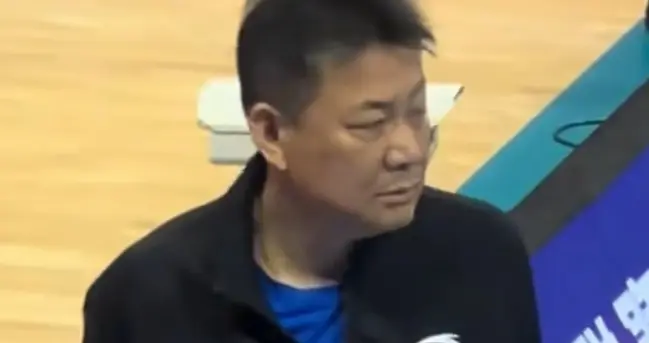 天津女排遇强更强，3比1胜上海，蔡斌全程再无笑脸！