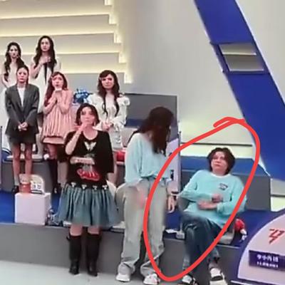 圈说八卦：王濛果然真性情 好怕她被骂[捂