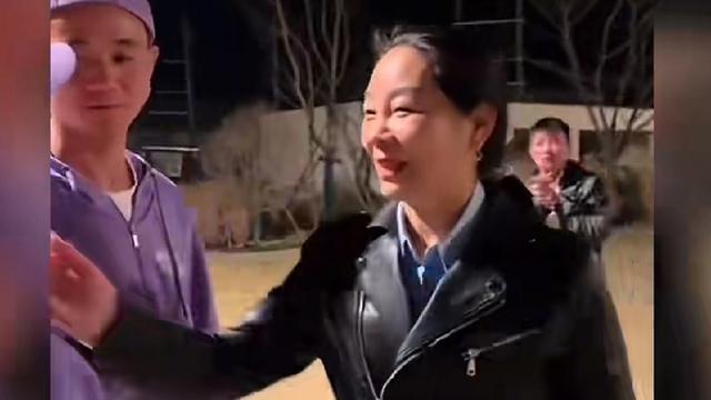 杉林听杉涛：在砀山老家，林丽是抬手给了厉