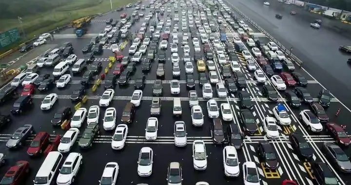 二十多年老司机：过年开车回家，《高速路安全行驶秘籍》！