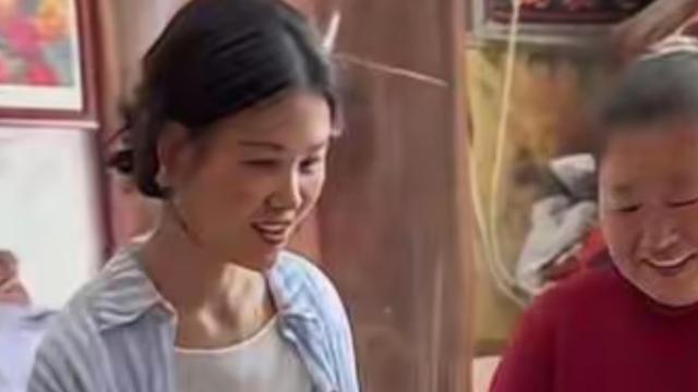 德善双馨：看看陈萌到婆婆家没化妆，穿着朴