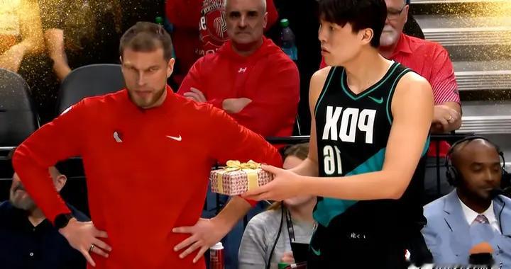 杨瀚森这个赛季艰难，只能看下个赛季！