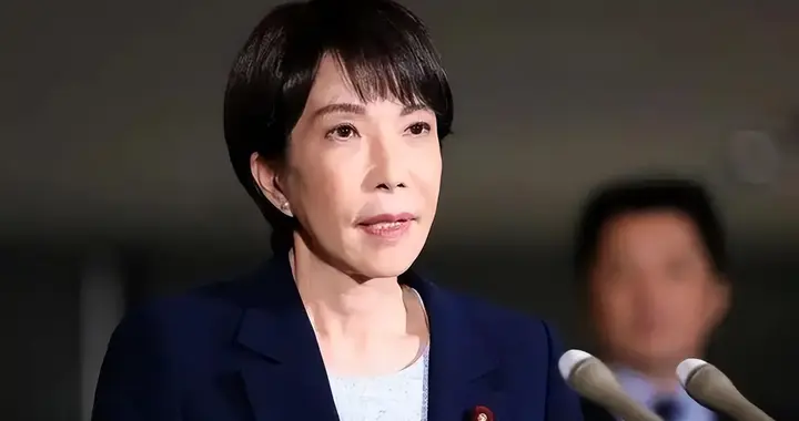 高市估计崩溃了：苦等30年当上首相，却连打4通电话，求伊朗放人