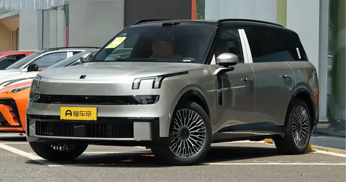 越级体验，不止好开！领克900打造全龄层出行"移动空间"