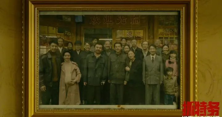 看哭中年人的《抓特务》，拍出老百姓的时代伤痛
