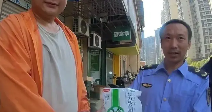 清凉直达一线！南充嘉陵这伙人用特别方式致敬高温下的外卖小哥…