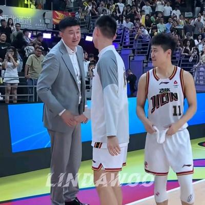 hkm星月日：& 虽说杜锋有时会受到球迷