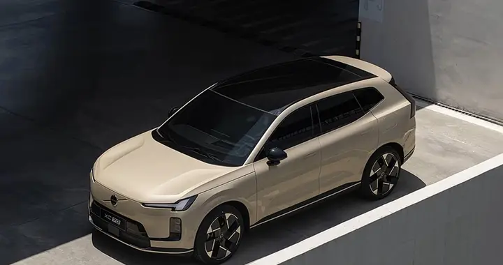 2026款沃尔沃XC70开启预售，配备92英寸AR-HUD，续航超200公里