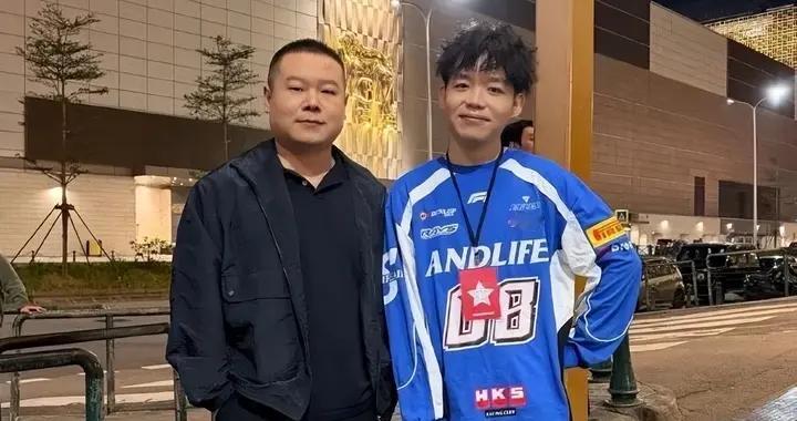 德云社岳云鹏澳门游玩，街头闲逛，切蛋糕、开香槟，仪式感满满