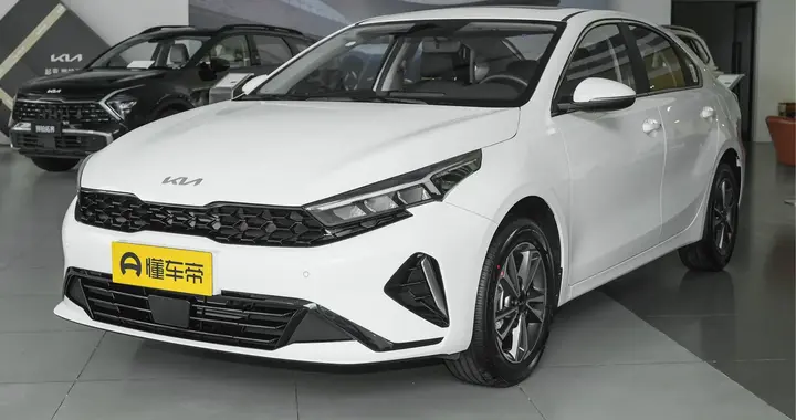 6.99万的起亚K3值不值得买？和吉利帝豪对比一下就知道了