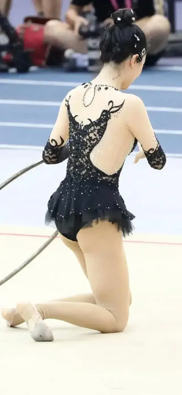 陈小纭艺术体操服，凸显优雅体态