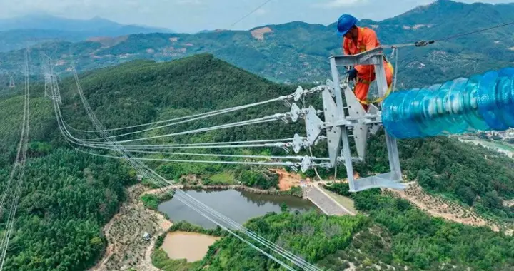 10万亿度需求也不买！中国摊牌，输电专线全叫停，国产电价教做人