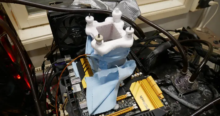 13年前的四代i5-4670K超频6.3GHz！打破尘封12年的记录
