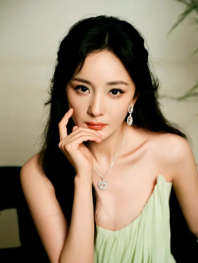 杨幂仙气飘飘的大美女