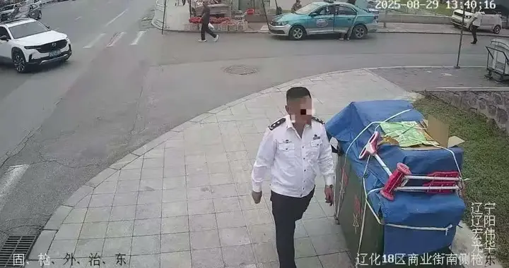 省厅领导突袭派出所“训话”？一眼识破！搜出假警服，他为这事儿