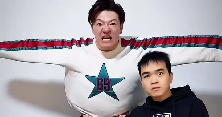 德云社尚筱菊后台合拍，把谢金当训鹰，拿拜年威胁，比什么都好用