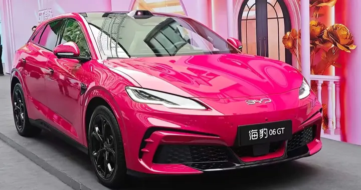 售价12.89万起！2026款海豹06GT焕新上市，9分钟满电+云辇加持