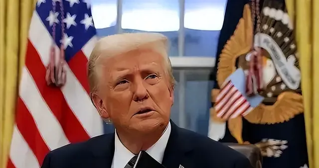 美国没崩！只是撞上中国这块铁板