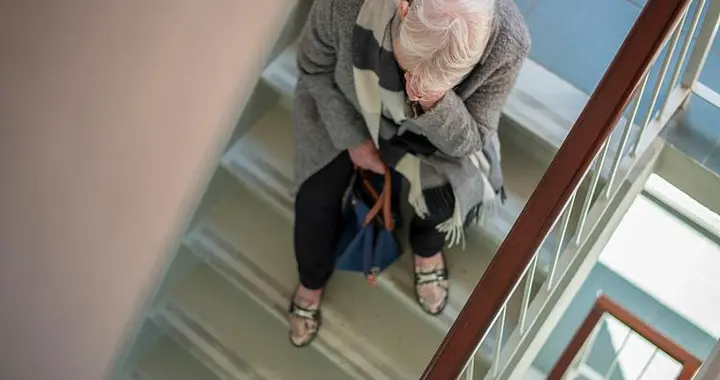 学医后才知道，肺病最危险的讯号，不是口干，而是出现4种症状