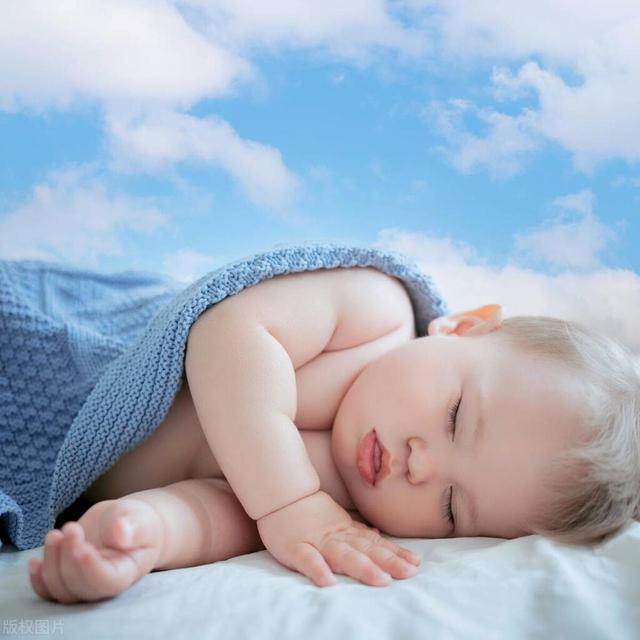 宝宝睡颠倒觉？宝爸宝妈可以这样做！