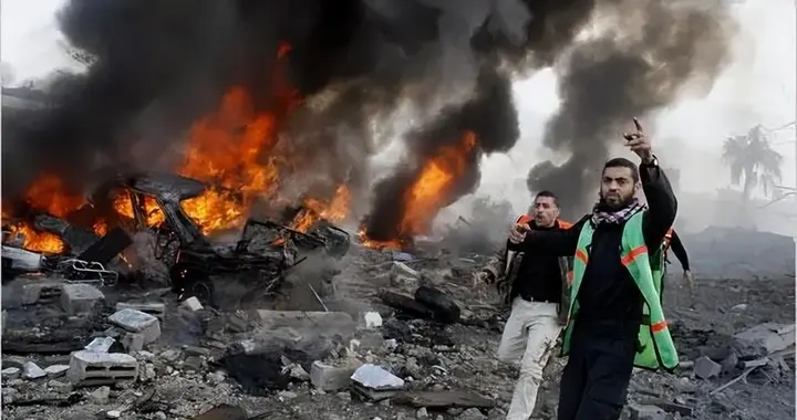 特朗普要求北约参战没人吭声，法国反手关闭领空，拒绝帮助美军