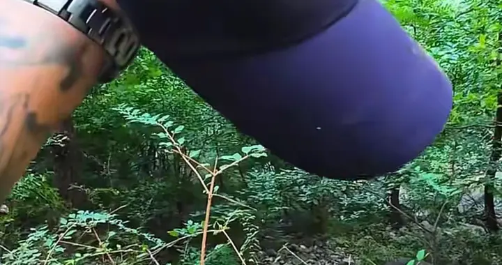 南太行女孩失联最新消息，灌木丛找到了一顶紫色帽子，上头沾着泥