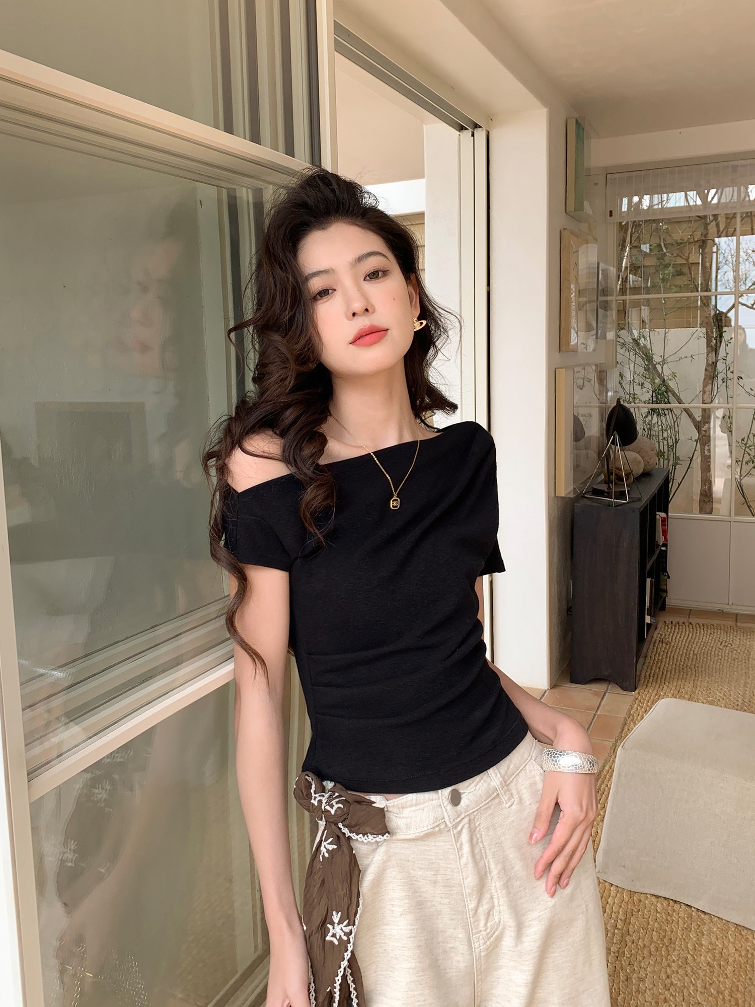 斜肩短袖t恤女夏设计感小众收腰修身上衣