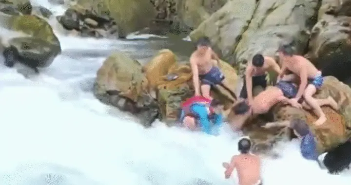 广东英德一女子溪谷玩水遇难，野外戏水到底有多少致命隐患？