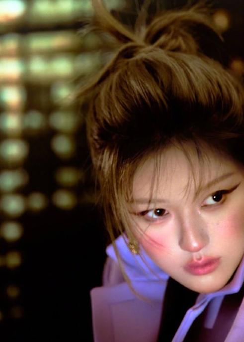 粉丝熬夜帮赵露思做数据、洗黑稿，却被她反手挂热搜，网友劝退圈