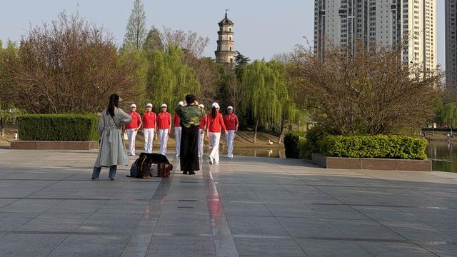 刘不醉：一个退休老人，月养老金过万！期下
