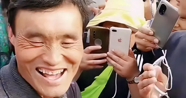 200元一斤“发财土”？合川杀猪宴爆火后，这届网红真敢玩！