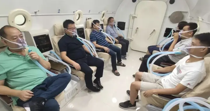 3600亿保健品江湖大变局！被当“韭菜”的中年老登，终于掀桌子了