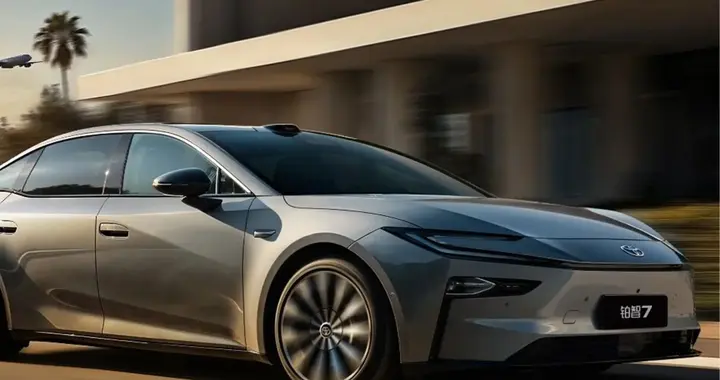 丰田终于开窍了！14.78万铂智7装上华为鸿蒙+激光雷达＋小米生态