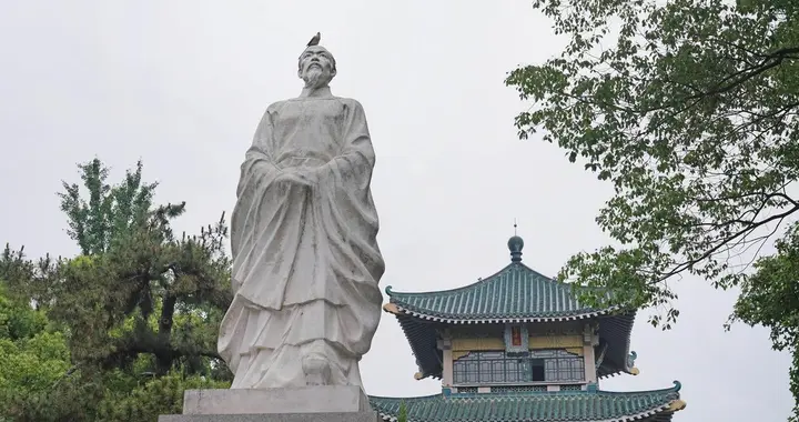 上下求索苦 一片报国心——屈原《离骚》赏析