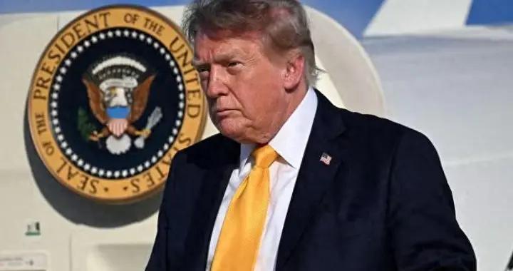 特朗普金发一夜变棕色，网友惊呼身材也小一半，替身说再度炸锅?