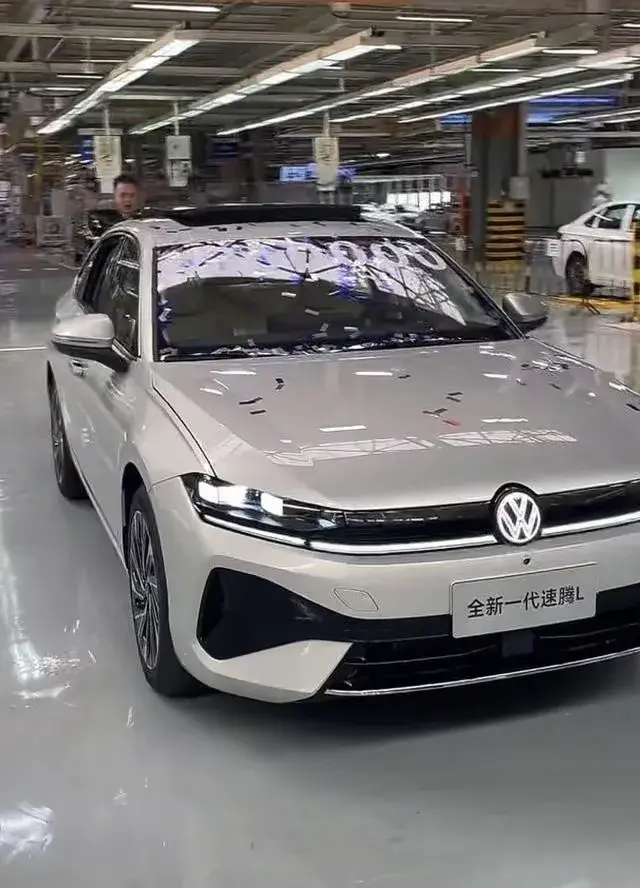 全新一代速腾L焕新上市，一汽-大众第430万辆速腾荣耀下线